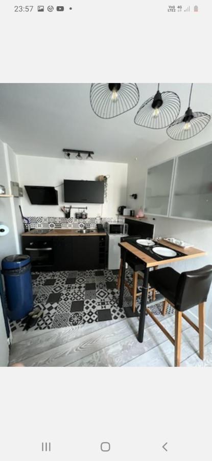 T2 Proche Gare Avec Wifi Apartment Chartres Exterior photo